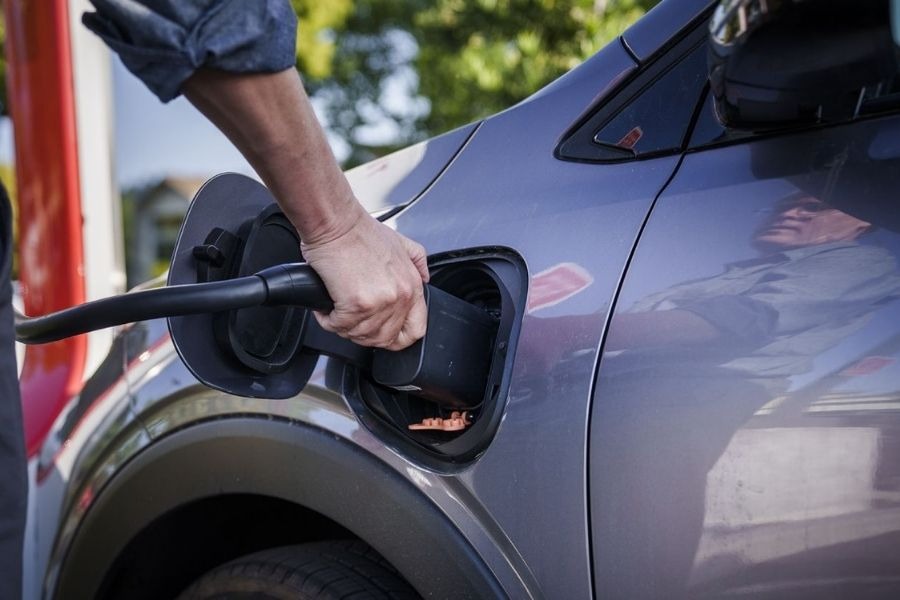 How long does it take to charge an electric car