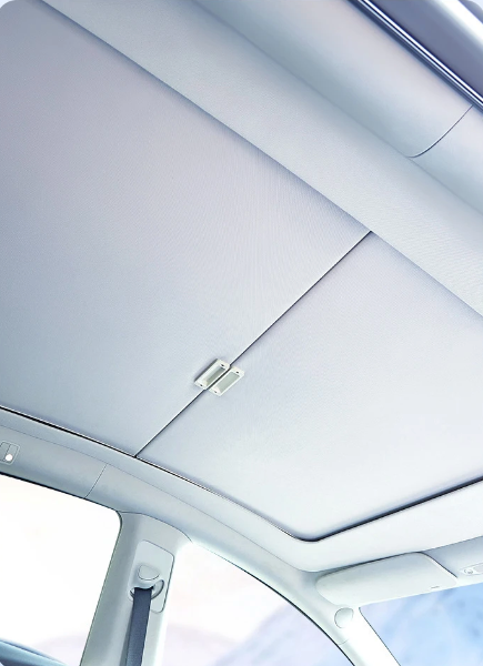 Closed Retractable Sunshade for Model Y and Juniper