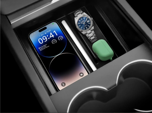 Juniper Centre Starage with Items