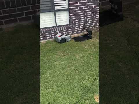 Novabot N1000 Robotic Lawn Mower